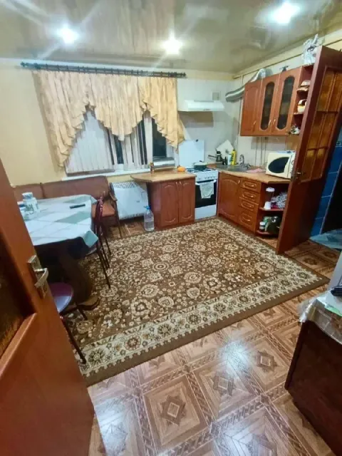 Енакиево. Продается газифицированный дом, на поселке «криничка», со всеми удобствами, общая площадь... - фотография