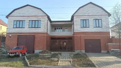 Продаётся большой дом на зугрэс2, ул о. Кошевого, 650м2, без внутренней отделки, площадь участка 175... - фотография