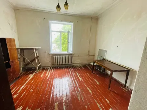 Продается 2-х комнатная квартира в г. Харцызск по адресу вокзальная 35 (около центрального рынка) 3... - фотография