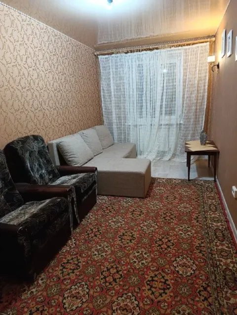 ‼️аренда квартиры‼️ 🏡сдам комнатную квартиру г. Харцызск днр центр города, пересечение ул. Краснозна... - фотография