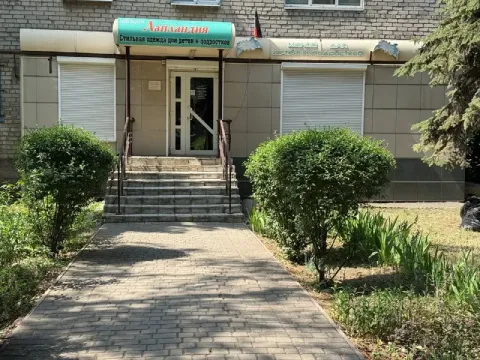 🅰️🅰️🅱️🅰️🅰️🅰️🅰️🅰️🅰️🅰️🅰️ сдам в аренду помещение 50 кв. М 📍г. Харцызск, ул. Краснознаменская 79 ✅вода... - фотография