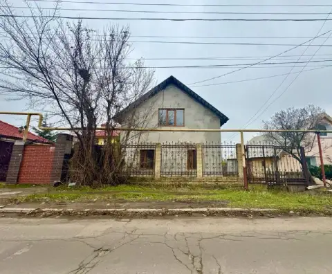 Продажа двухуровневого дома с приватизированным участком в центре города!

Стройте свое пространство... - фотография