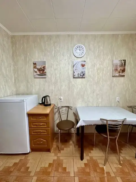 💬 Описание: ❗️сдам посуточно 2 комнатную квартиру в кировском районе микрорайон мирный 🏙️❗️
-📍Вода (... - фотография