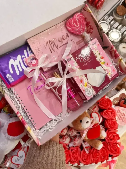 Готовые подарки для ваших вторых половинок 🫂 в нашем магазине вы сможете найти как уже готовый подар... - фотография