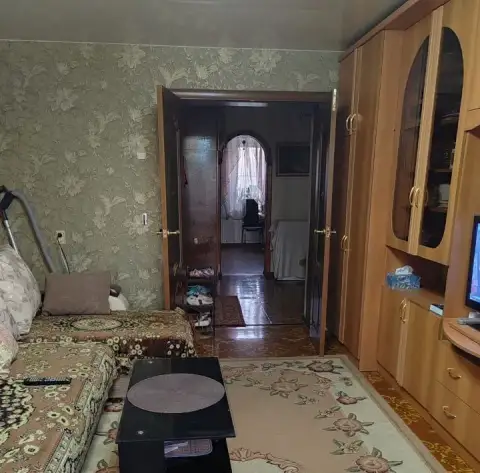 Сдается двухкомнатная квартира
На длительный срок❗️

🌇Донецк в кировском районе по ул. Кирова. 📌

✅Х... - фотография