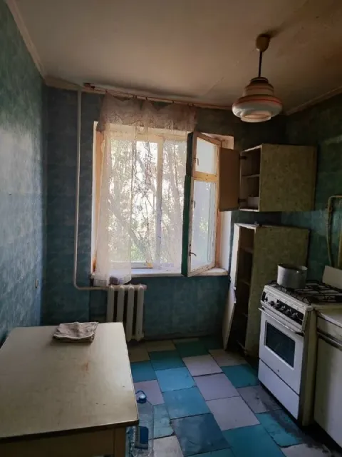 Харцызск. Собственник. Продаётся 3-х комнатная квартира 5/9 центр города ул. Краснознаменская. Кварт... - фотография