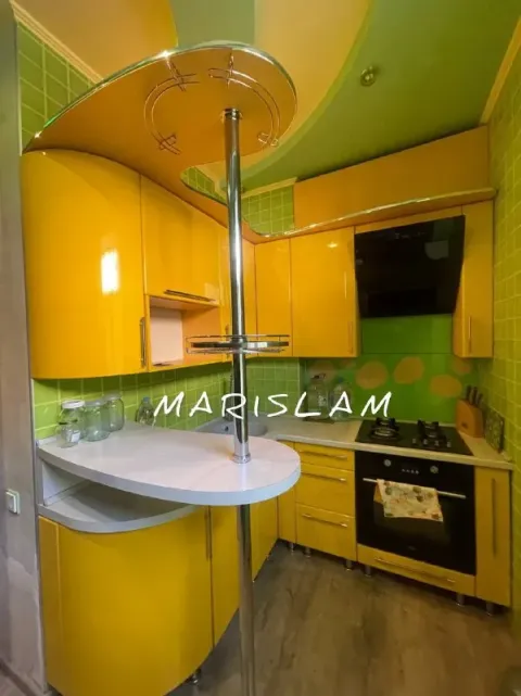 Сдам 2-х квартиру с дизайнерским ремонтом в р-н жд вокзала г. Харцызска, в доме где псб на долгий ср... - фотография