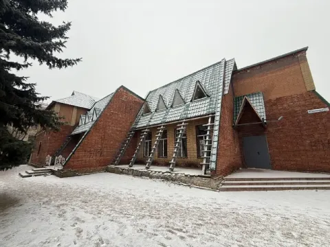 Продажа коммерческой недвижимости 592 м² 🌇днр в центре ясиноватой по ул. Орджоникидзе - главпочтамт... - фотография