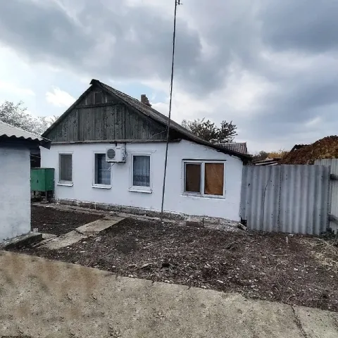 Продам дом 42 м² с участком 19 соток, иловайск, ул. Пролетарская дом с пластиковыми окнами, электрок... - фотография