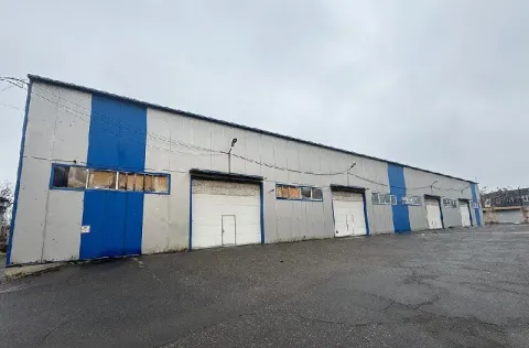 Сдается в аренду складское помещения с рампой 1800м2 🌇в центре донецка-парк щербакова-ул. 9-го январ... - фотография