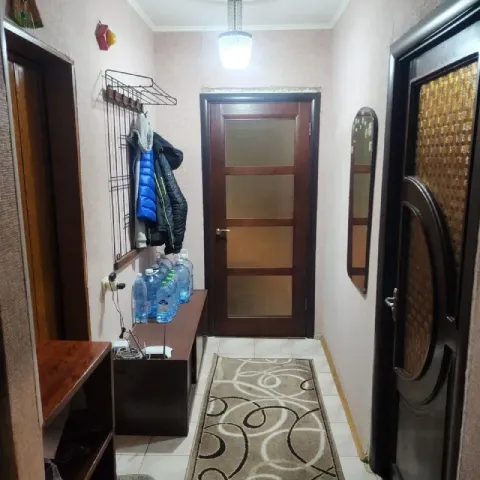 Сдаётся 2х комнатная квартира 🌇в горняцкой районе города макеевки (микрорайон октябрьский). 📌 ✅аренд... - фотография