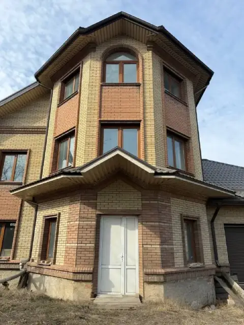 Продажа 3-х этажного дома в донецке!земля приватизирована‼️

Агентство недвижимости «статус» - твой ... - фотография