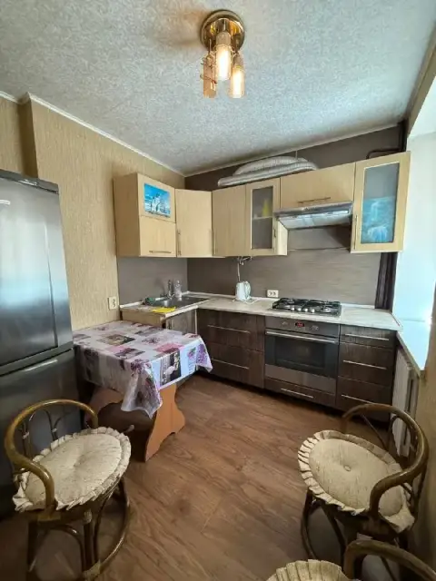 🏡Сдам 2-х комн. Кв в центре, проспект мира пересечение с университетской.
🌇Город: донецк днр
🏙️Район... - фотография