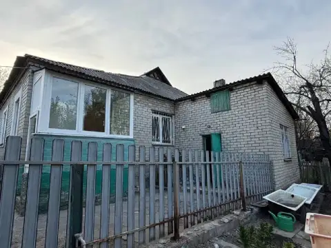 Продается дом с земельным участком 9 соток в центре донецка! Парк щербакова- отель прага‼️

Ан «стат... - фотография