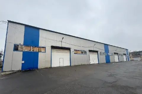 Аренда складского помещения
С рампой площадь - 1800 м2

🌇Донецк в куйбышевском районе, улица 9 январ... - фотография