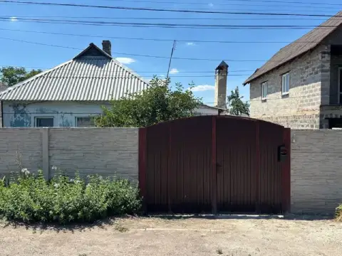 Продам жилой дом площадью 70 кв. М с 4-мя комнатами на участке 6 соток.

🌇Донецк, красный пахарь бли... - фотография