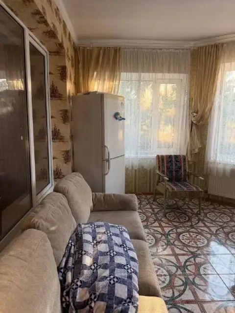 Продам элитный жилой дом
Общей площадью 130 кв. М

🌇Расположе в донецке, буденновский район. 📌

🏠 Вн... - фотография