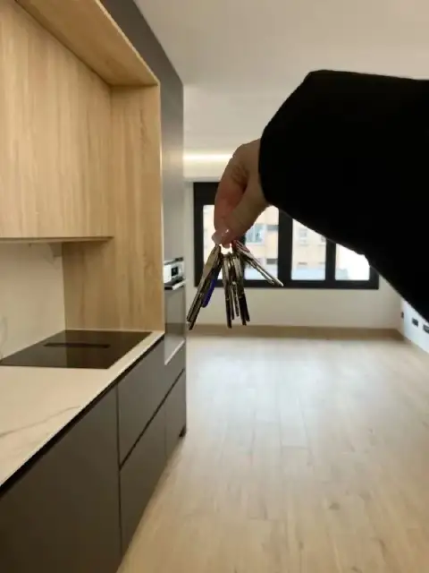 🌟 Сдам посуточно 2к квартиру в центре харцызска 🏠 ( собственник )
Вода 24/7, все есть. Звоните в люб... - фотография