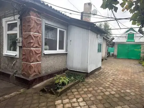 Продам дом, участок 4 сотки

🌆Донецк, киевский район, переулок уманского. 📌

✅Участок обустроен для ... - фотография