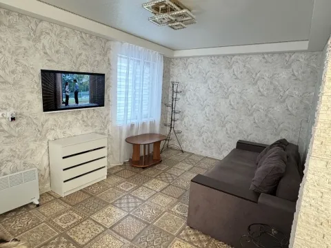 Горловка цгр район собора. Посуточно сдаеться уютная студия. Есть бесконтактное заселение. Все для к... - фотография