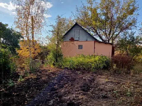 Продаётся дача, с/о "абакумовец". В кировском районе.
Характеристики:
✅ Общая площадь дома -38 кв. М... - фотография