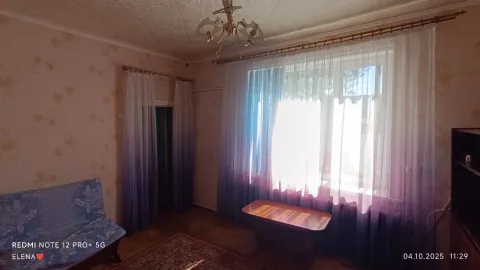 Срочно продам 600т. Р ш.10 г. Снежное. Район водоканала. +79490489321 квартира 1комнатная(зал, кухня... - фотография