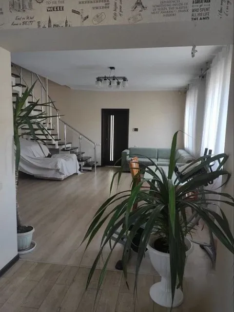 Срочно, подешевел дом с ремонтом, баня, сауна, 9 соток, бакинские. Продам лучший дом в районе площад... - фотография