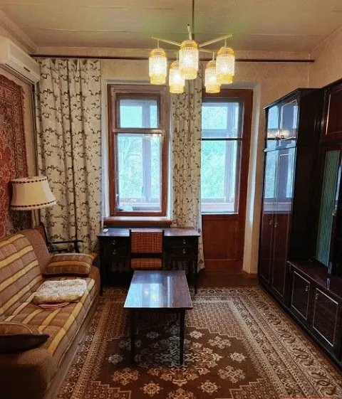 Продам двухкомнатную " сталинку" по улице артема, ориентир областная налоговая. Очень удобный второй... - фотография