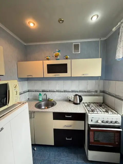 Гостинка в кировском районе, ул. Островского

Кировский район, текстильщик, ул. Островского
Общая пл... - фотография