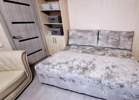 1к. Квартира — киевский район, ул. Артёма, 208 этаж: 7/9 квартира с бойлером, вода подается по графи... - фотография