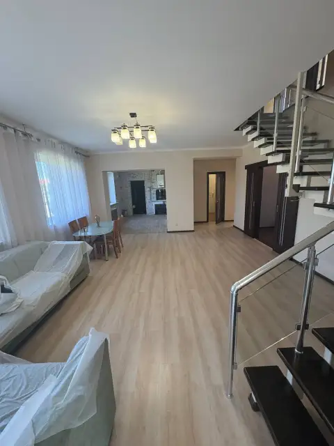 Продам современный дом, баня, 9 соток, пл. Бакинских комиссаров.
Продам лучший дом в районе площади ... - фотография