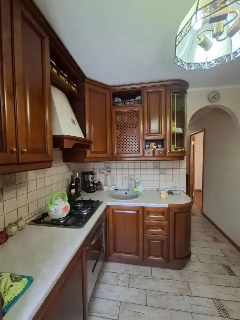 2К. Квартира — ворошиловский район, пр. Ильича, 4
Этаж: 4/5

Квартира в отличном состоянии.

— Стоим... - фотография