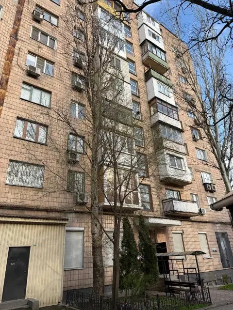 **Продается 3к. Квартира на б-р школьный 4 **
Кирпичный дом, панорамный вид на кальмиус. Ключи на ру... - фотография