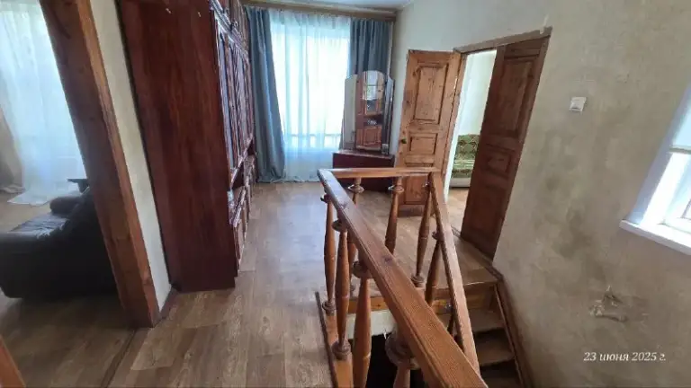 Прoдаю двухэтажный, дачный дом 101 м² с газом, гаражом, баней
Нa учacткe 8.5 coт,

🌇Дhр, муниципальный окpуг алексaндpoвcкий, ct aвтомобилиcт, ул. Зeмляничная!
Ориентир :александровка, через луг, до улицы петровского= 2 км📍

💰Цена 2 млн рублей + торг!

🏠 Дом, 2х этажный =101 м²  из кирпича фагот!
✅Построен  из качественных материалов.

Первый этаж:
Прихожая, кухня, санузел, котельная, лестница и гараж!

Второй этаж:
Лестница и 3 комнаты, гардеробная

✅Проведен интернет, тв.
✅ - фотография - 4