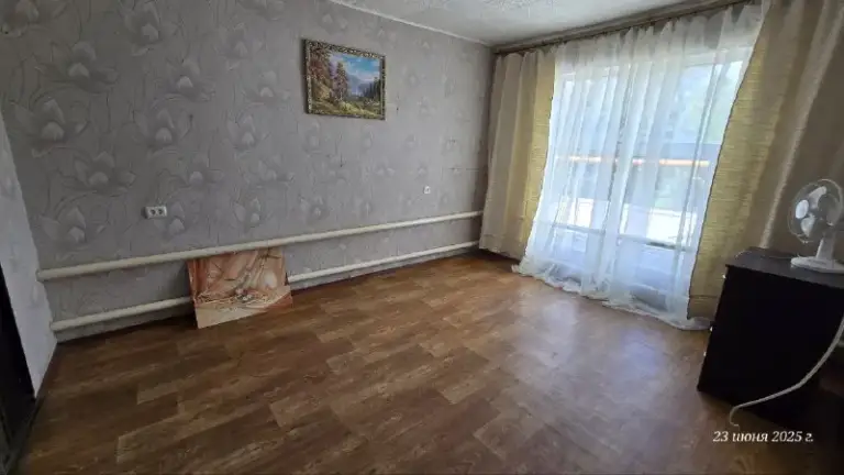 Прoдаю двухэтажный, дачный дом 101 м² с газом, гаражом, баней
Нa учacткe 8.5 coт,

🌇Дhр, муниципальный окpуг алексaндpoвcкий, ct aвтомобилиcт, ул. Зeмляничная!
Ориентир :александровка, через луг, до улицы петровского= 2 км📍

💰Цена 2 млн рублей + торг!

🏠 Дом, 2х этажный =101 м²  из кирпича фагот!
✅Построен  из качественных материалов.

Первый этаж:
Прихожая, кухня, санузел, котельная, лестница и гараж!

Второй этаж:
Лестница и 3 комнаты, гардеробная

✅Проведен интернет, тв.
✅ - фотография - 6