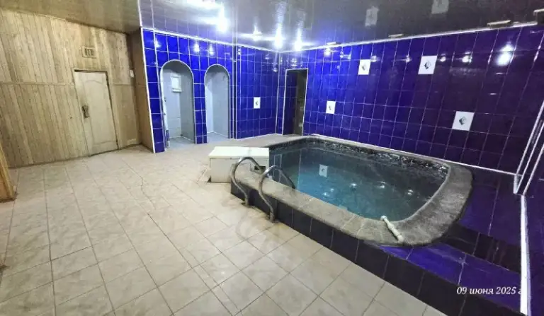 Продается нежилое 2х этажное помещение 400м²
🌇Г. Донецк, петровский район, улица ревякина, "дск", сразу за петровским мостом текстильщик 1 км📍
✅На сегодняшний день, действующий спортивный комплекс с баней, бассейном, бильярдом, зоной отдыха!
✅Можно купить, как уже готовый бизнес, можно под свои цели и амбиции!
👍Отличное место расположения, рядом с остановкой и главной улицей района
Документы готовы к сделке, собственник в городе, долгов нет!
💰Цена: 18 миллионов + торг
📲☎️+ 7949 451 30 60 Александр, топ риелтор днр или пишите в телеграм
Подписаться | дать объявление - фотография - 4