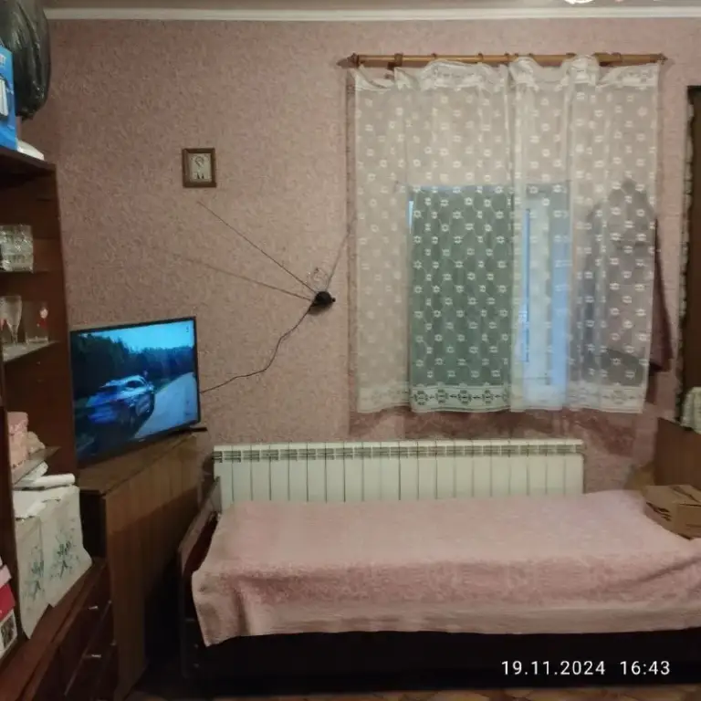 🅰️🅰️🅰️🅰️🅰️🅰️
Жилой 🅰️🅰️🅰️ и + недострой
На участке 4 сотки
(Земля не приватизированная)
Жилой дом (39м. Кв. ) состоит из двух смежных комнат и кухни
✅Удобства, газовое отопление, пластиковые окна
Недострой- примерно 170м. Кв. , ✅фундамент армированный - больше метра
✅Стены - шлакоблок с металлическими сваями
✅Остаются строй/материалы
📍Местоположение очень удачное - южные склоны, выезд на пр. Ленинский (остановка транспорта по пр. Ленинскому в трех минутах ходьбы)
2 000 000Руб без торга
Ан +7 949 470 04 83 анна - фотография - 8