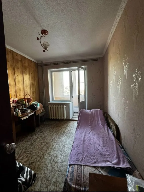 Продам 3-х комнатную квартиру
🌇Макеевка, мкрн. Солнечный📍
Особенности объекта:
- Квартира расположена на 1-м этаже 9-ти этажного дома;
- Жилое состояние;
- 2 Балкона, отделаны пластиком;
- Сухой погреб;
- Установлены пластиковые окна, пластиковые балконные блоки;
- Раздельный санузел;
- Водонагревательный бак на 100 литров;
🎁 Остается вся мебель и техника;
- Наружные стены квартиры утеплены;
- Металлическая входная дверь;
- Межкомнатные двери из натурального дерева;
- Газовый счетчик;
- В доме установлен счетчик на отопление;
👍Удобное расположение (рядом 2 садика, 2 школы (№5 и лицей №1 с ош №61), красный рынок, тюз, свято-георгиевский собор);
- Долгов нет;
- Документы готовы
💰Цена 5 300 000 рублей. Реальному покупателю - разумный торг.
📲☎️+7914726-89-51
📲☎️+7949421-09-98
Подписаться | дать объявление - фотография - 2