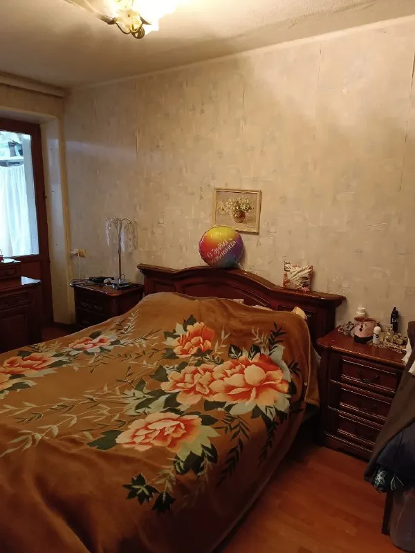 Продам двухкомнатную квартиру

🌇Донецк, проспект дзержинского, рядом "набережная", ворошиловский район📍

💰Стоимость 5 200 000 руб. (небольшой торг)

✅Общая площадь 49 кв. М. , жилая 28 кв. М. ; кухня 8 кв. М.
✅Этаж: 7/9
✅В квартире выполнен косметический ремонт, установлены мпо, лоджия застеклена, осуществлена замена коммуникаций, санузел раздельный, кафель

📲☎+7949-419-63-79

Подписаться | дать объявление - фотография - 1