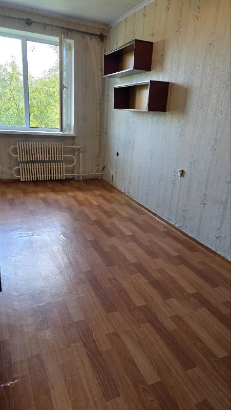Продаётся 2-комнатная квартира

🌇Донецк, кировский район,   мкр. Текстильщик, ул. Петровского, дом 122, ориентир  остановка 19я!📍

💰Выгодная цена - всего 2 550 000 рублей! 🔥

✅На 5 этаже пятиэтажного дома
🌎Рядом: остановка, детский сад, школа, магазины, аптека. Идеальное расположение для комфортной и удобной жизни!

✅Квартира оборудована пластиковыми окнами и кондиционером. Помещение жилое, но нуждается в  ремонте — отличный шанс создать интерьер по вашему вкусу.
📷Фото полностью соответствуют действительности.

📲☎️+79494513060 (Александр, топ-риелтор днр) или пишите в telegram для оперативной связи!

Подписаться | дать объявление - фотография - 3