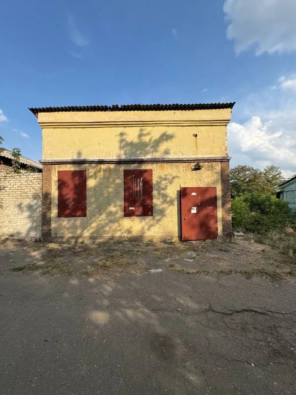 Продам отдельно стоящее нежилое здание под бизнес
🌇Город макеевка, червоногвардейский район📍
✅Общая площадь 69кв. М.
✅Стены - шлакоблок, фундамент и цоколь - бутовый камень.
✅3 Сотки земли.
Хорошее месторасположение : рядом трасса, развитая инфраструктура.
💰Цена : 7 000 000 ₽ торг
☎️+79493418412 Лилия ан терем
Подписаться | дать объявление - фотография - 3