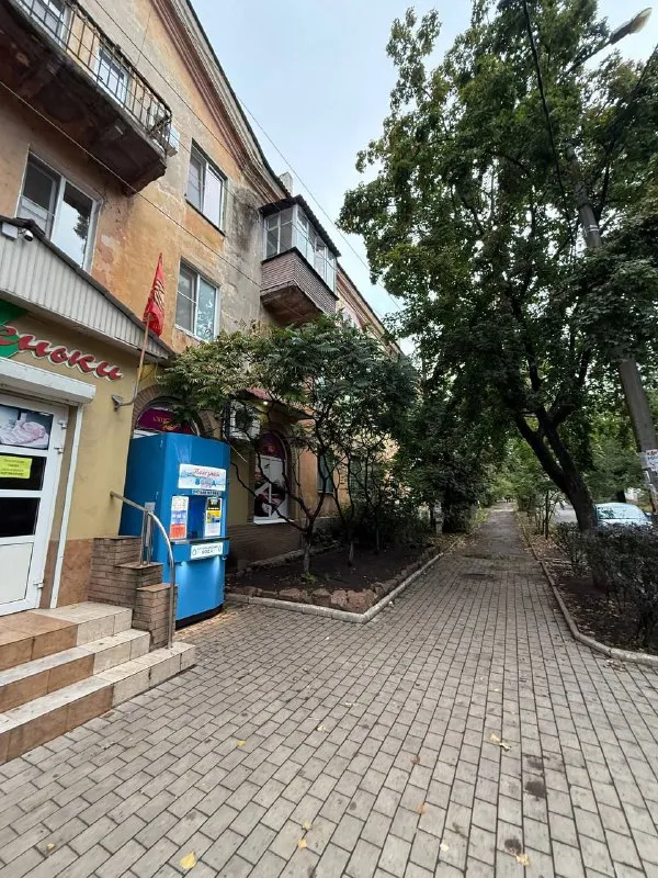 Продам двухкомнатную квартиру
🌇Донецк, дк куйбышева, куйбышевский район, ул. Бакинских комиссаров 20📍
✅Крупногабаритная квартира
📑Документы готовы
✅Общая площадь 50 кв. М
💦Вода согласно графику
✅Крыша не течет
✅Квартира тёплая
✅Установлены пластовые окна.
Насыщенная инфраструктура:
- Детские сады, школы, продуктовые магазины, супермаркет, остановки маршрутного такси в шаговой доступности.
💰Стоимость 3 000 000 руб.
Реальному клиенту реальный торг❗️
📲☎️ +79496455686
📲☎️+79495059339
Подписаться | дать объявление - фотография - 1