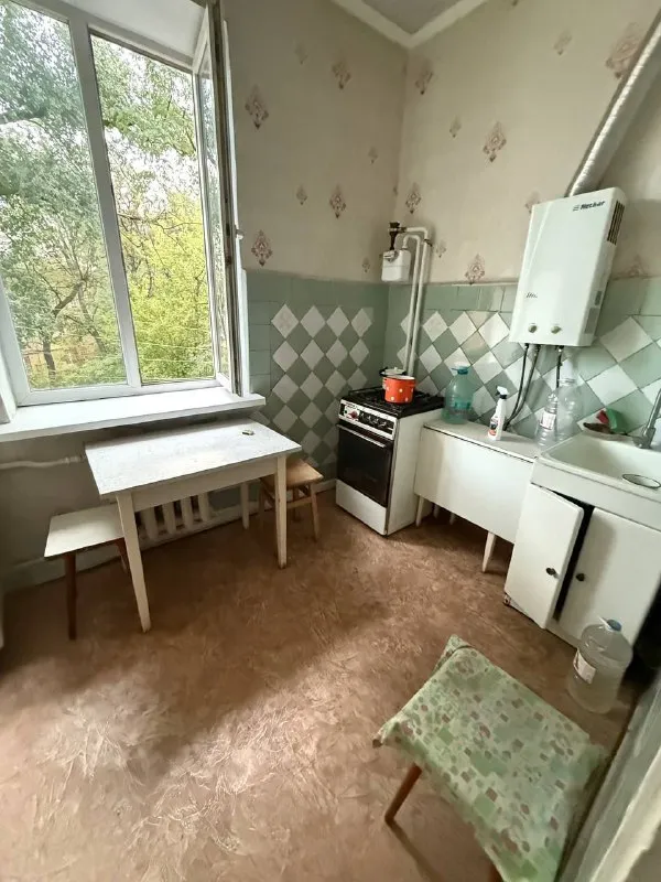 Продам двухкомнатную квартиру
🌇Донецк, дк куйбышева, куйбышевский район, ул. Бакинских комиссаров 20📍
✅Крупногабаритная квартира
📑Документы готовы
✅Общая площадь 50 кв. М
💦Вода согласно графику
✅Крыша не течет
✅Квартира тёплая
✅Установлены пластовые окна.
Насыщенная инфраструктура:
- Детские сады, школы, продуктовые магазины, супермаркет, остановки маршрутного такси в шаговой доступности.
💰Стоимость 3 000 000 руб.
Реальному клиенту реальный торг❗️
📲☎️ +79496455686
📲☎️+79495059339
Подписаться | дать объявление - фотография - 6