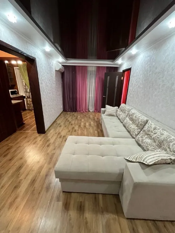 ‼️Продажа квартиры‼️

🏡Продажа 3-трёхкомнатной квартиры🗺г. Макеевка днр центрально-городской р-н

✅Общая площадь–57 м2
✅Этажность–3/4 жилого дома

✅Квартира не угловая
Выполнен качественный ремонт
Металлопластиковые окна трехпакетники с 5-ти камерным профилем
✅Поменяна проводка,
Поменяны трубы на отоплении трубы на воду, напольное покрытие: ламинат, встроенный кухонный гарнитур сделанный на заказ
✅Установлены межкомнатные деревянные двери, есть необходимая бытовая техника: стиральная машина, холодильник, конди. .. Ся покупателю
Французский балкон
Имеется 2 кладовые которые при желании можно переделать под гардеробную
✅Чистый подъезд, во дворе детский сад, рядом продуктовые магазины, удобная транспортная развязка
🧾Документы готовы, прописанных нет
🔥Собственник

💴Цена: 4🍋400.000 руб
🧾Возможна продажа в ипотеку
☎️+7(960) 108-81-93 Виталий
📲Телеграм; вацап

📨Подписаться - фотография - 1