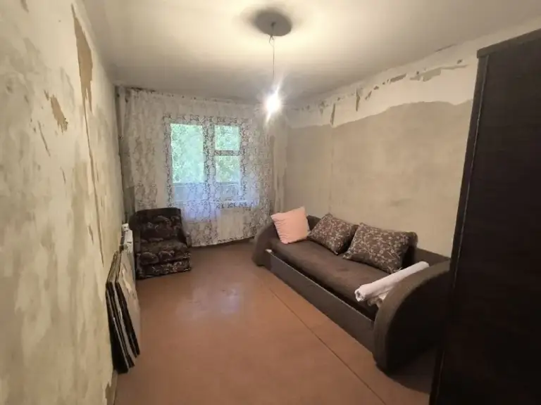 Звоните!☎️+79495131300

Срочная продажа 3х комнатной квартиры в киевском районе донецка‼️

📍Улица университетская - донецк сити

Расположена в девятиэтажном доме, на втором этаже‼️

Документы полностью готовы к сделке
Собственник в донецке

📌Общая площадь квартиры 67 кв. М
📌Комнаты раздельные
📌Квартира теплая
📌Вода по графику
📌Коммуникации поменяны

Насыщенная инфраструктура:
- Детские сады
- Школы
- Продуктовые магазины
- Супермаркет
-Торговый центр
👌Развитая транспортная развязка в любую точку города. Остановки маршрутного такси в шаговой доступности.

Цена 4 700 000 руб

☎️+79495131300 - фотография - 4