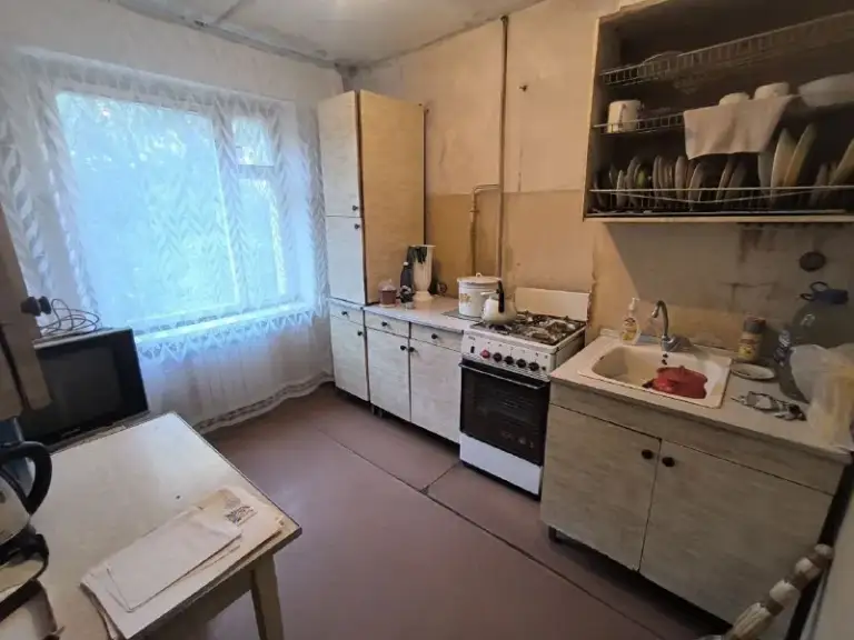 Звоните!☎️+79495131300

Срочная продажа 3х комнатной квартиры в киевском районе донецка‼️

📍Улица университетская - донецк сити

Расположена в девятиэтажном доме, на втором этаже‼️

Документы полностью готовы к сделке
Собственник в донецке

📌Общая площадь квартиры 67 кв. М
📌Комнаты раздельные
📌Квартира теплая
📌Вода по графику
📌Коммуникации поменяны

Насыщенная инфраструктура:
- Детские сады
- Школы
- Продуктовые магазины
- Супермаркет
-Торговый центр
👌Развитая транспортная развязка в любую точку города. Остановки маршрутного такси в шаговой доступности.

Цена 4 700 000 руб

☎️+79495131300 - фотография - 6