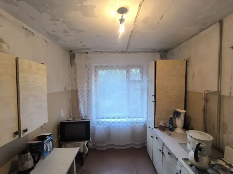 Звоните!☎️+79495131300

Срочная продажа 3х комнатной квартиры в киевском районе донецка‼️

📍Улица университетская - донецк сити

Расположена в девятиэтажном доме, на втором этаже‼️

Документы полностью готовы к сделке
Собственник в донецке

📌Общая площадь квартиры 67 кв. М
📌Комнаты раздельные
📌Квартира теплая
📌Вода по графику
📌Коммуникации поменяны

Насыщенная инфраструктура:
- Детские сады
- Школы
- Продуктовые магазины
- Супермаркет
-Торговый центр
👌Развитая транспортная развязка в любую точку города. Остановки маршрутного такси в шаговой доступности.

Цена 4 700 000 руб

☎️+79495131300 - фотография - 7