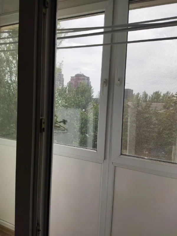 Продам 2х комнатную квартиру

🌇В киевском районе донецка
Шахтерская площадь - проспект киевский 5📍

🔹Этаж 4 семиэтажного дома
🔹Вода согласно графику
🔹Комнаты раздельные
🔹Квартира теплая
🔹Два застеклённых балкона
🔹Насыщенная инфраструктура:
- Детские сады; школы;
- Продуктовые магазины;
- Супермаркет
👌Развитая транспортная развязка в любую точку города. Остановки маршрутного такси в шаговой доступности.

📄Документы готовы к сделке
Собственник в донецке❗️

💰Цена 4 300 000 руб
Реальному клиенту торг

📲☎️ +79495059339

Подписаться | дать объявление - фотография - 4