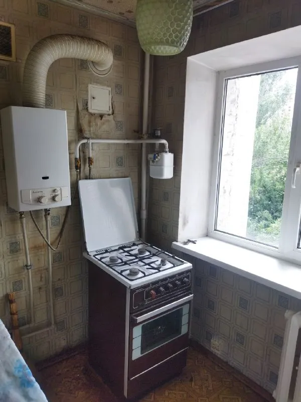 Продам 2х комнатную квартиру

🌇В киевском районе донецка
Шахтерская площадь - проспект киевский 5📍

🔹Этаж 4 семиэтажного дома
🔹Вода согласно графику
🔹Комнаты раздельные
🔹Квартира теплая
🔹Два застеклённых балкона
🔹Насыщенная инфраструктура:
- Детские сады; школы;
- Продуктовые магазины;
- Супермаркет
👌Развитая транспортная развязка в любую точку города. Остановки маршрутного такси в шаговой доступности.

📄Документы готовы к сделке
Собственник в донецке❗️

💰Цена 4 300 000 руб
Реальному клиенту торг

📲☎️ +79495059339

Подписаться | дать объявление - фотография - 5