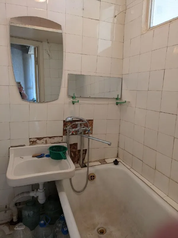 Продам 2х комнатную квартиру

🌇В киевском районе донецка
Шахтерская площадь - проспект киевский 5📍

🔹Этаж 4 семиэтажного дома
🔹Вода согласно графику
🔹Комнаты раздельные
🔹Квартира теплая
🔹Два застеклённых балкона
🔹Насыщенная инфраструктура:
- Детские сады; школы;
- Продуктовые магазины;
- Супермаркет
👌Развитая транспортная развязка в любую точку города. Остановки маршрутного такси в шаговой доступности.

📄Документы готовы к сделке
Собственник в донецке❗️

💰Цена 4 300 000 руб
Реальному клиенту торг

📲☎️ +79495059339

Подписаться | дать объявление - фотография - 7